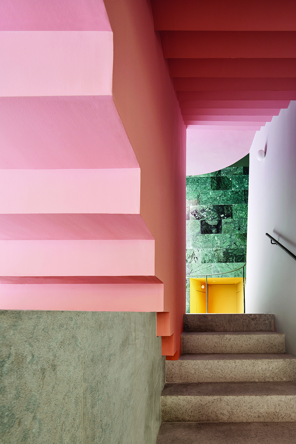 110 Rooms – Housing Block In Barcelona by MAIO