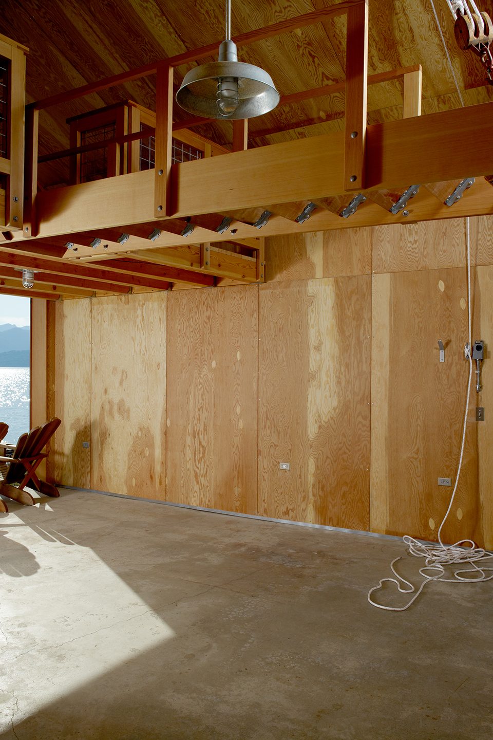Hood Canal Boat House by Hoedemaker Pfeiffer