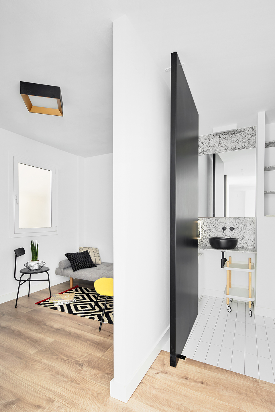 apartamento sardenya by raul sanchez architects