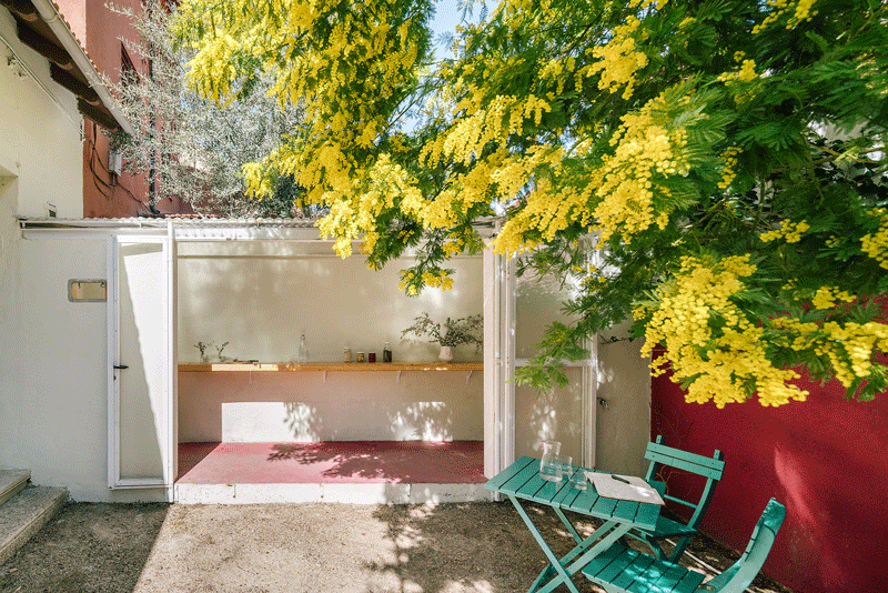 refurbishment of a small attached house by pia mendaro