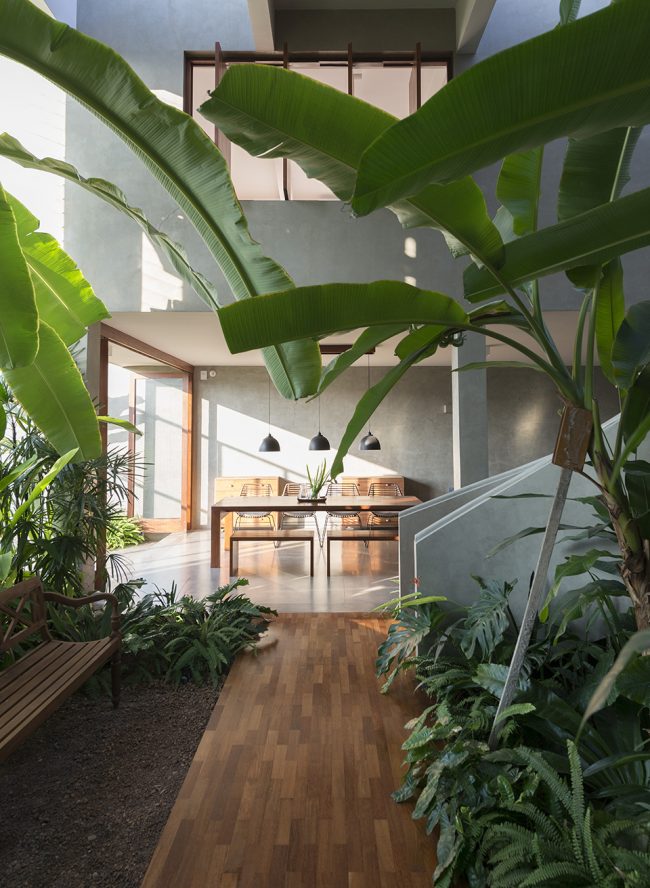 Nucleus House Malabe by Palinda Kannangara architects