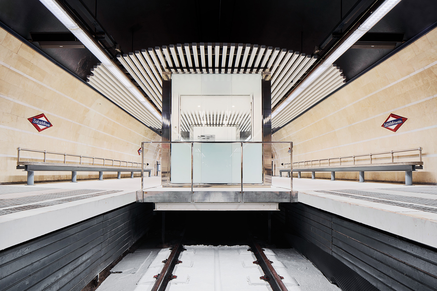 FGC Staff Training Center by AMOO + MoraSanvisens Arquitectes 谷德设计网