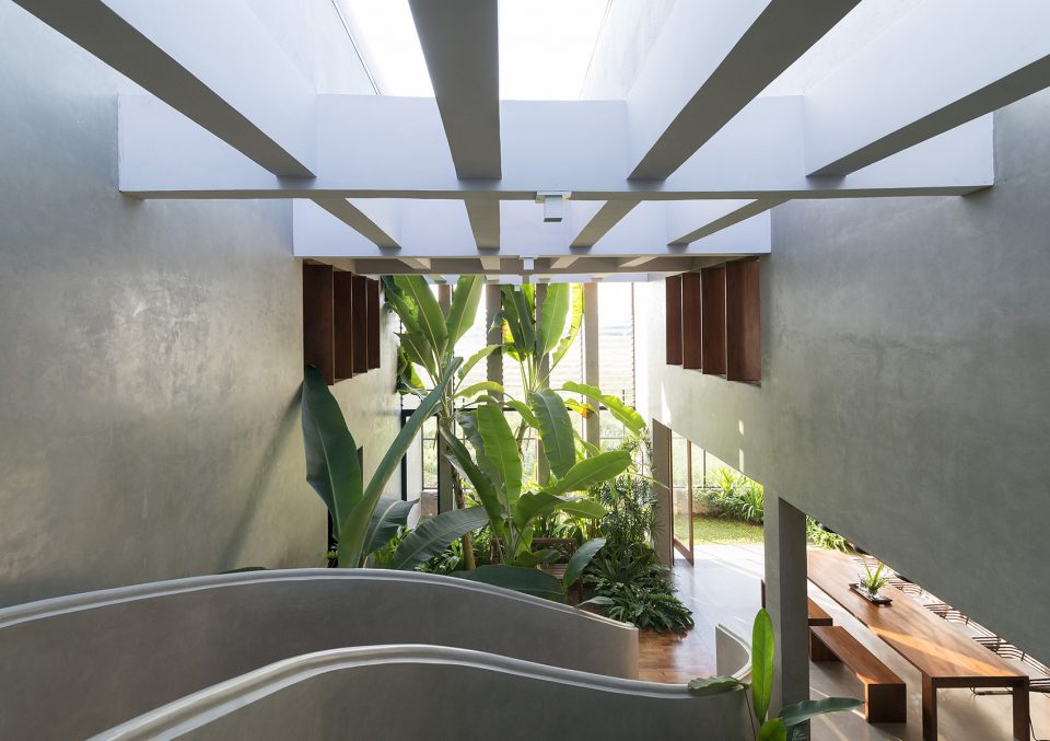 Nucleus House Malabe by Palinda Kannangara architects