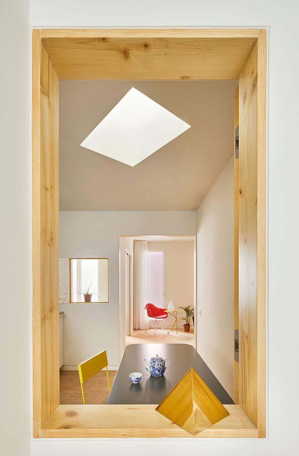 110 Rooms – Housing Block In Barcelona by MAIO
