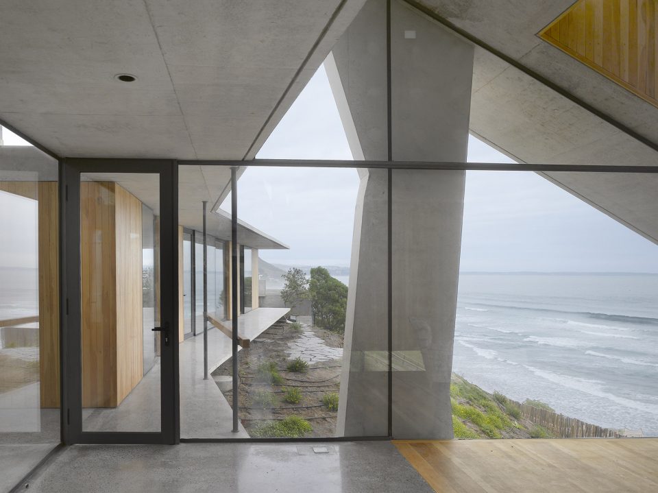 Ghat House by Max Núñez