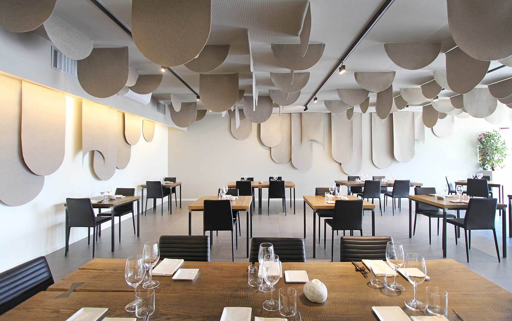 installation in nasturzio italian restaurant by francesca perani arianna foresti