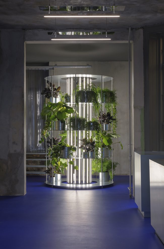 TABLEAU flower shop by Studio David Thulstrup