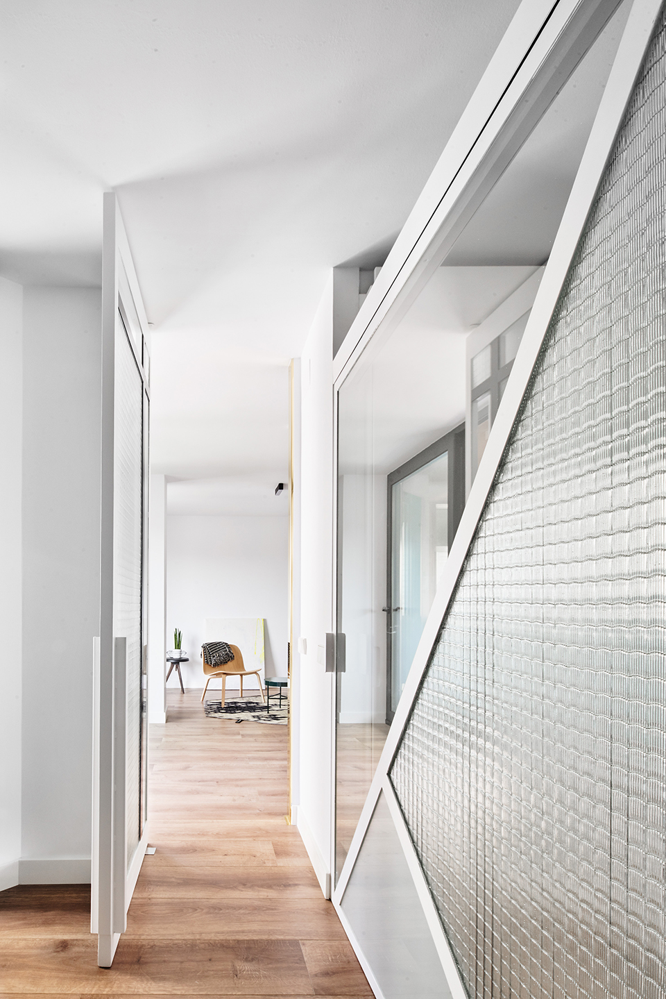 apartamento sardenya by raul sanchez architects