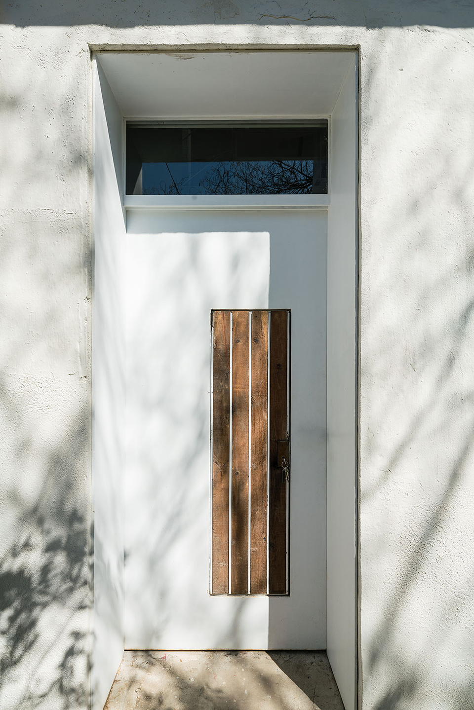 refurbishment of a small attached house by pia mendaro