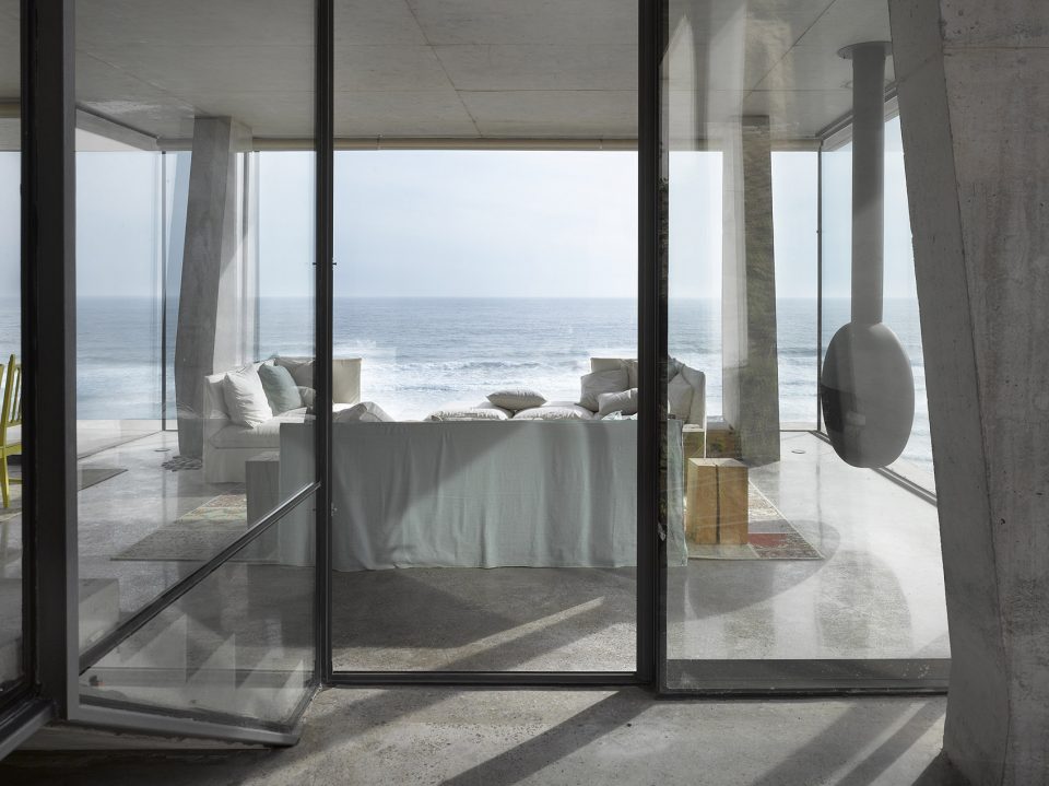 Ghat House by Max Núñez