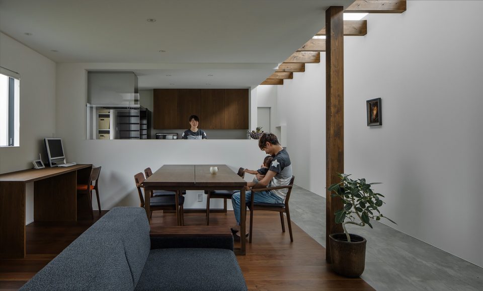 Ishibehigashi House by ALTS DESIGN OFFICE 1