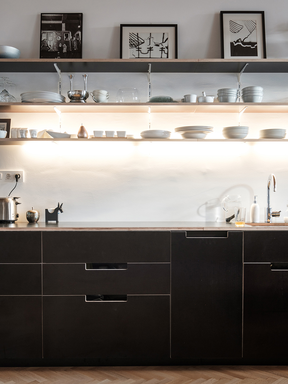 TRN - Apartment Refurbishment by JRKVC - Gooood