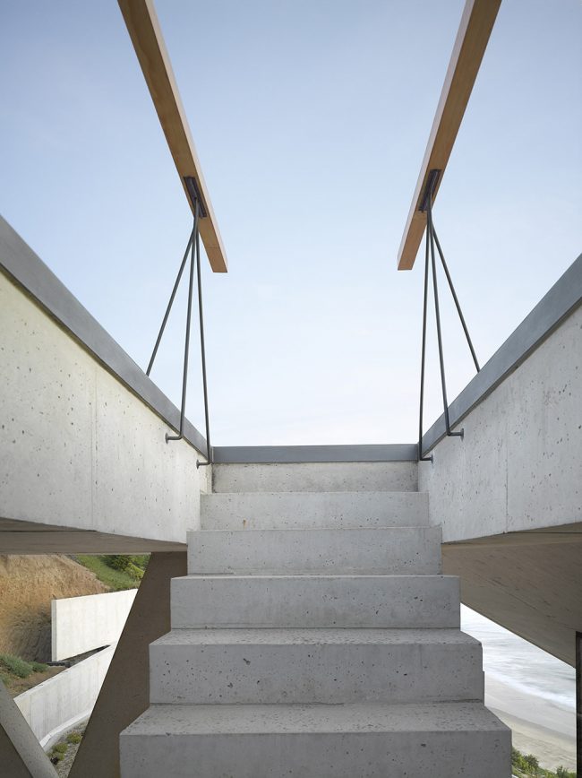 Ghat House by Max Núñez