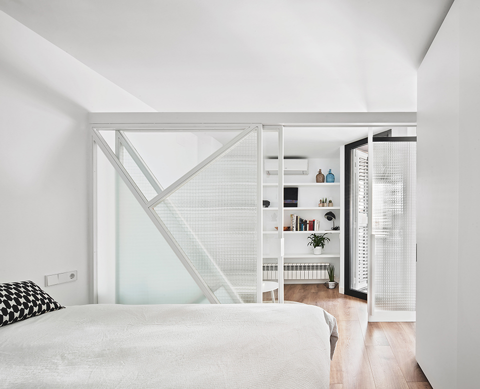 apartamento sardenya by raul sanchez architects