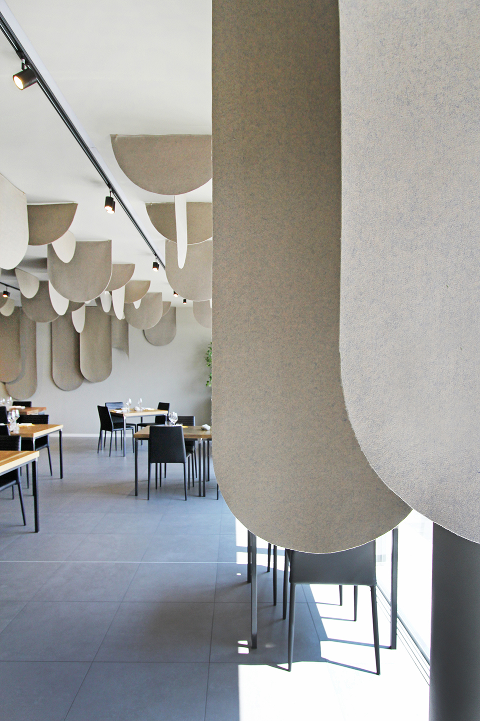 installation in nasturzio italian restaurant by francesca perani arianna foresti