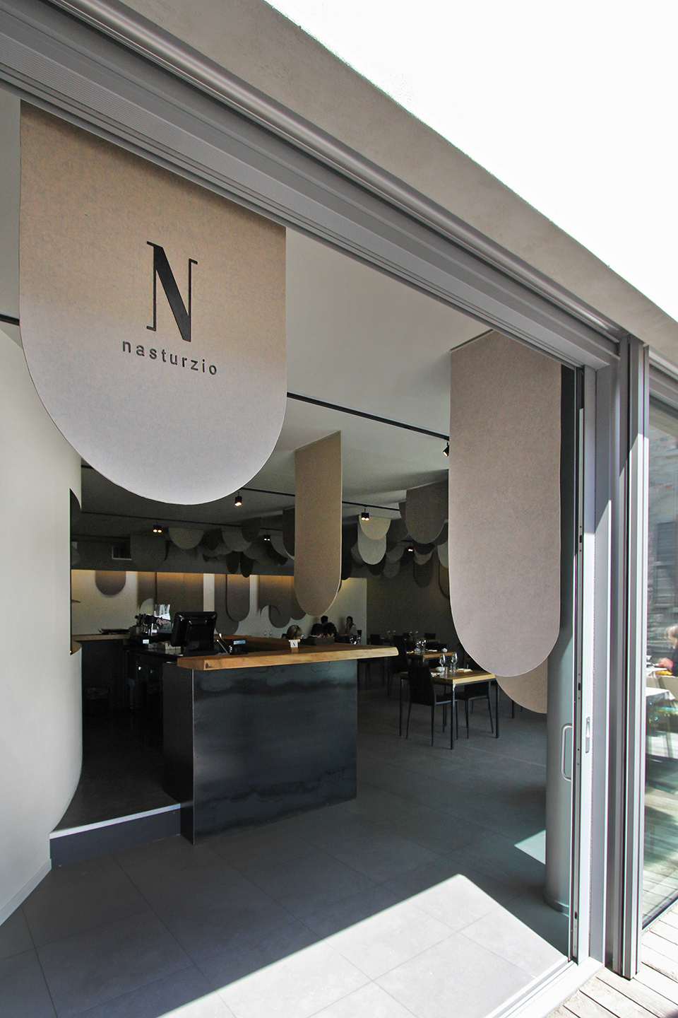 installation in nasturzio italian restaurant by francesca perani arianna foresti