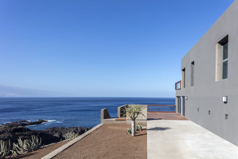 House in Puerto de la Madera by Alejandro Beautell