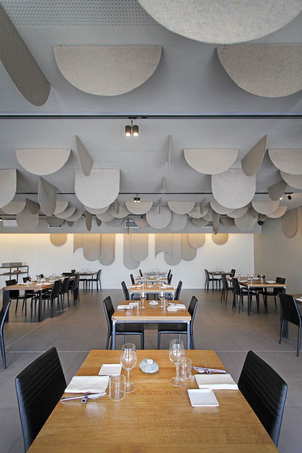 installation in nasturzio italian restaurant by francesca perani arianna foresti