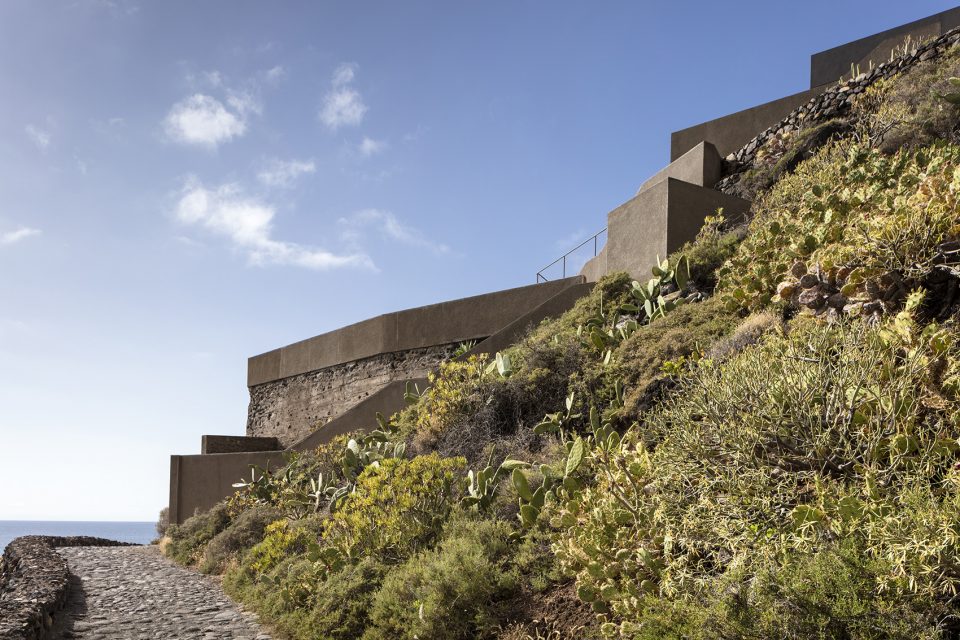 House in Puerto de la Madera by Alejandro Beautell