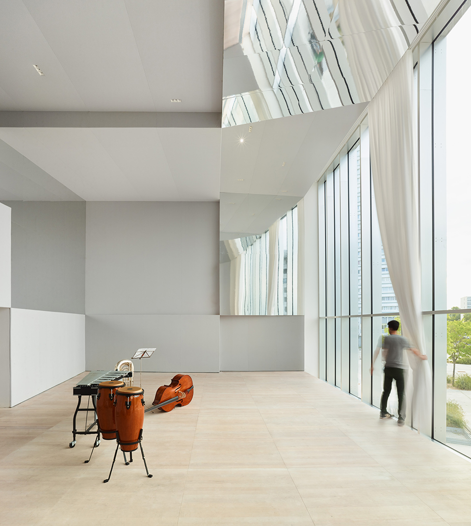 allende performance hall and rehearsal studios in mons en baroeul by dominique coulon associes