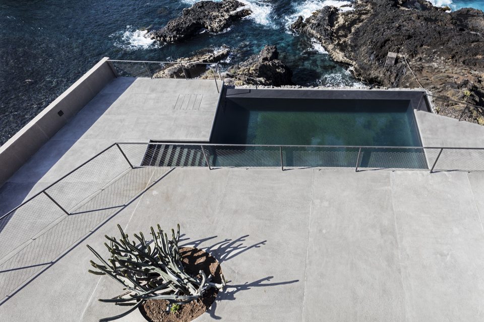 House in Puerto de la Madera by Alejandro Beautell