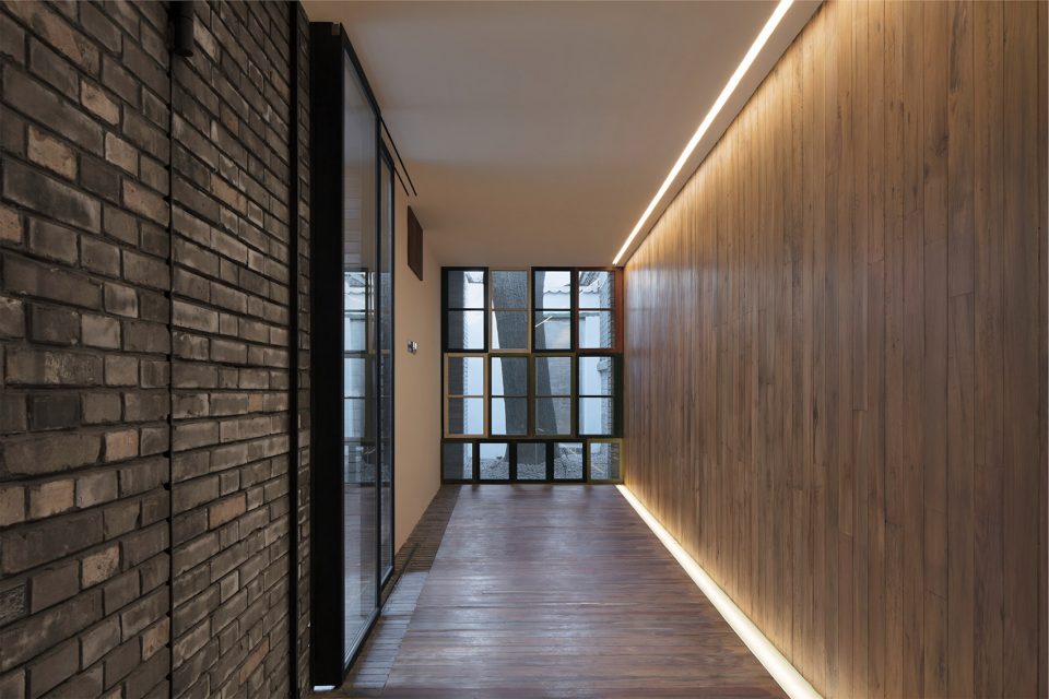 Beijing Bai TaSi Hutong courtyard house renovation by B.L.U.E. Architecture Studio