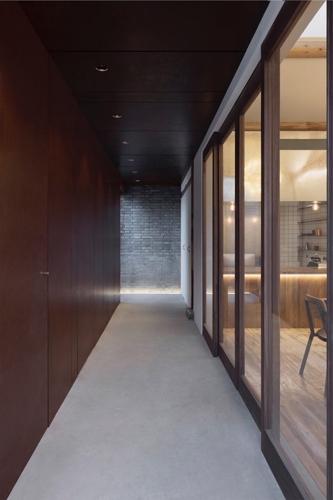 Beijing Bai TaSi Hutong courtyard house renovation by B.L.U.E. Architecture Studio
