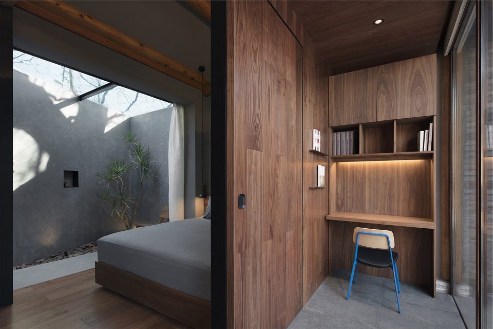 Beijing Bai TaSi Hutong courtyard house renovation by B.L.U.E. Architecture Studio