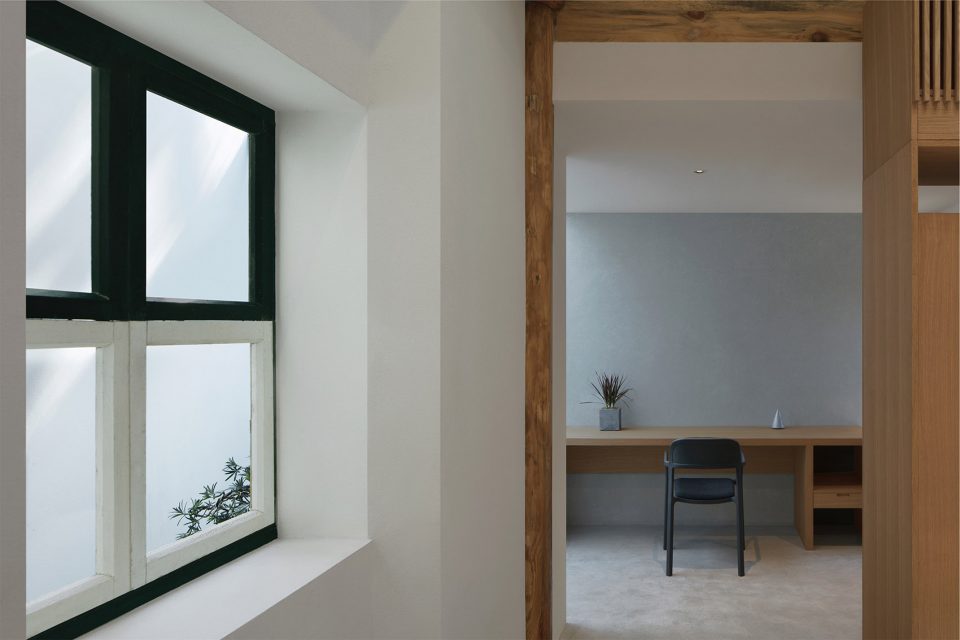 Beijing Bai TaSi Hutong courtyard house renovation by B.L.U.E. Architecture Studio