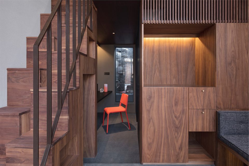 Beijing Bai TaSi Hutong courtyard house renovation by B.L.U.E. Architecture Studio