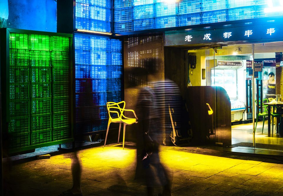 Improvisational roadside stall business China by Qing wei Studio