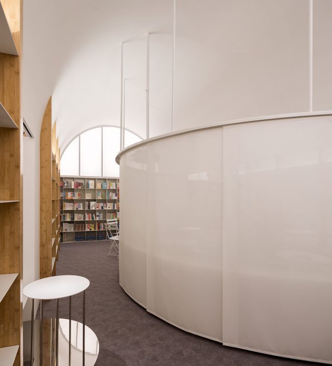 Longshang Books Cafe by atelier mearc