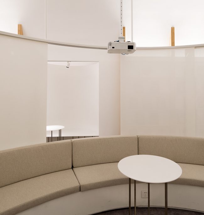 Longshang Books Cafe by atelier mearc