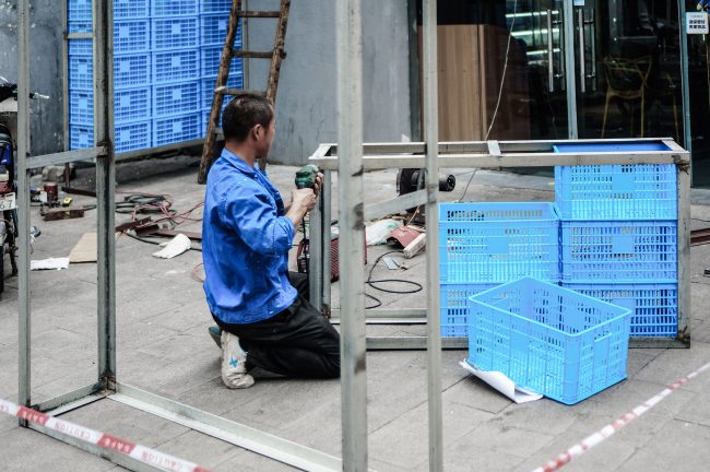Improvisational roadside stall business China by Qing wei Studio
