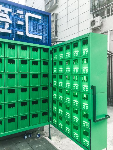 Improvisational roadside stall business China by Qing wei Studio
