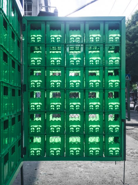 Improvisational roadside stall business China by Qing wei Studio