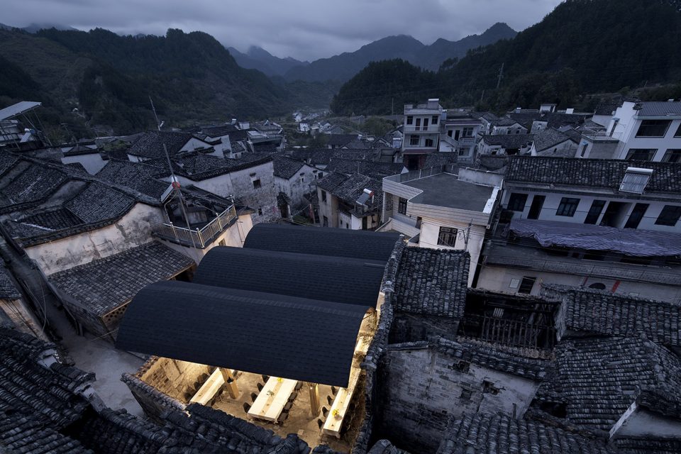 东南角邻屋屋顶平台看竹蓬全景