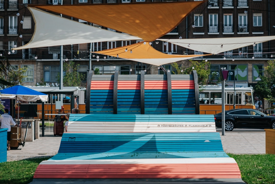 POP UP Park Hello Wood