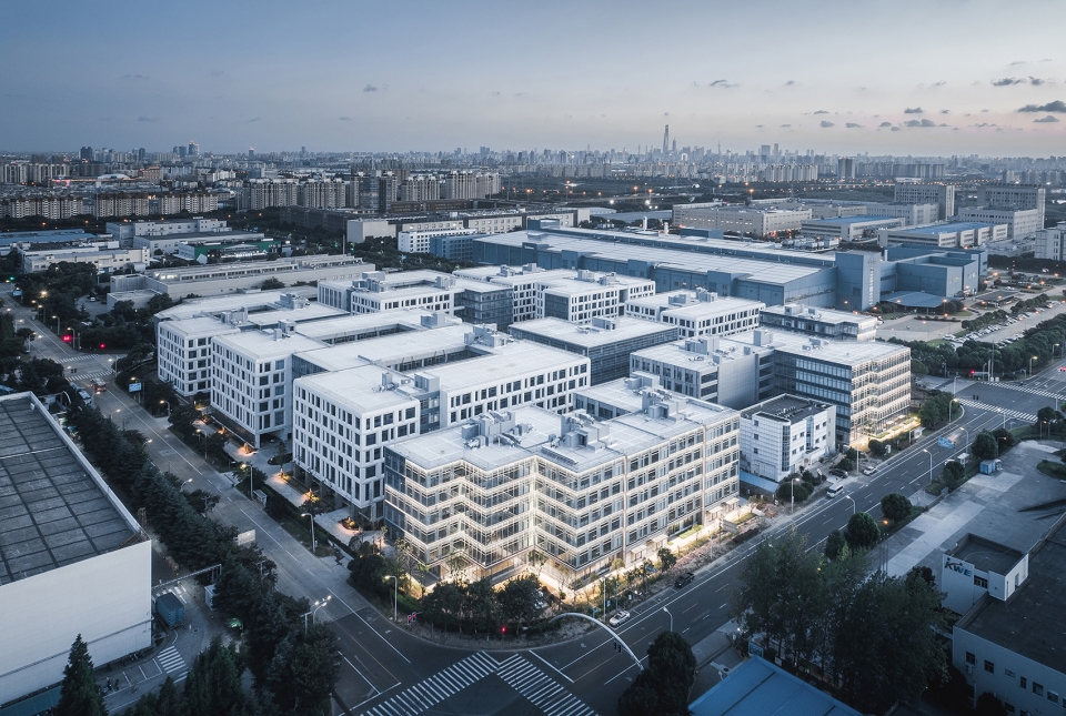 shanghai waigaoqiaono 1 free trade area industrial park china by deshin architecture planning