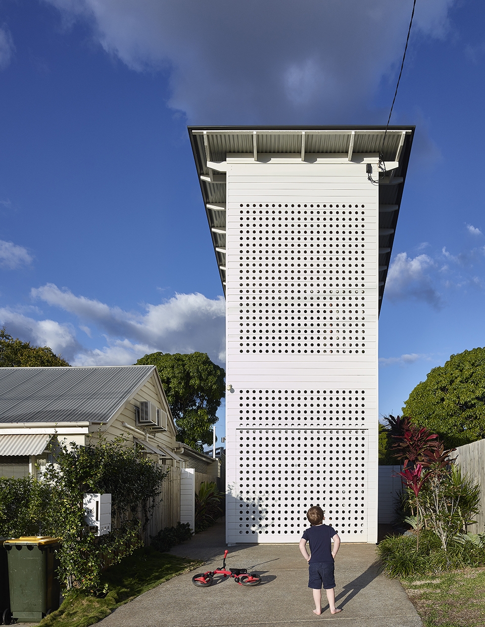 Two Pavilion House by Toussaint and Volz