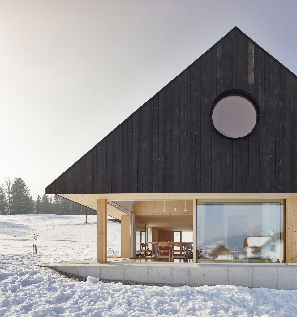 house with gable by mia2architektur