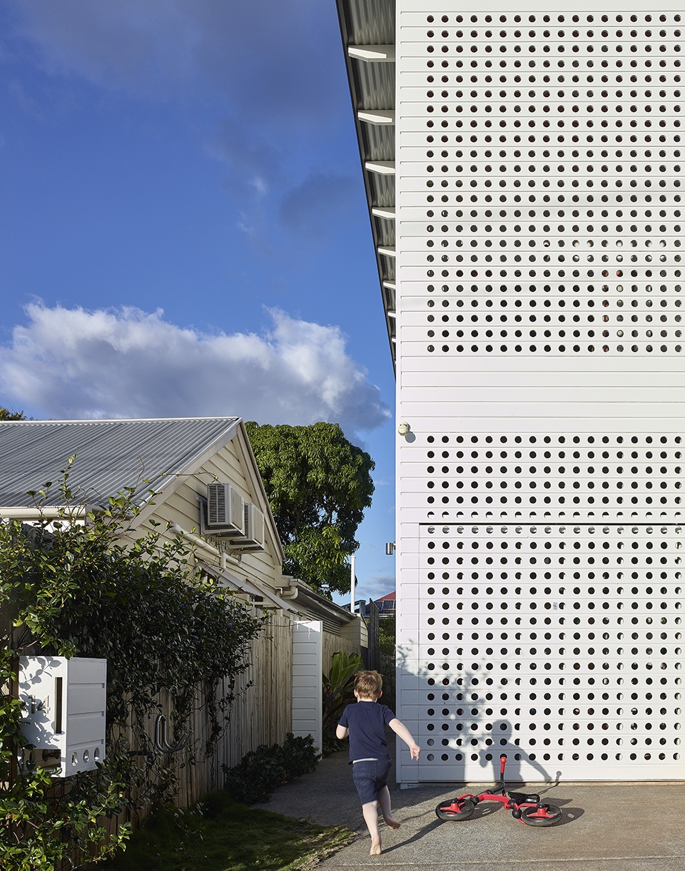 Two Pavilion House by Toussaint and Volz