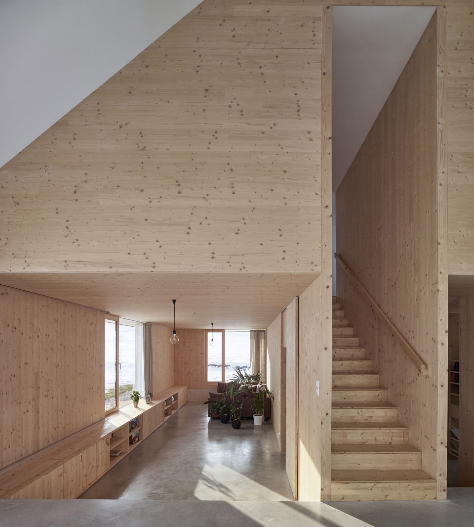 house with gable by mia2architektur