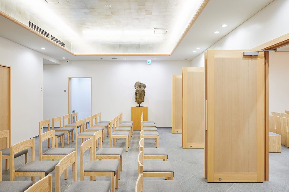 Mansyouzan Sinkyouji Kuramaeryoen Ossuary by naoyamatsumoto design
