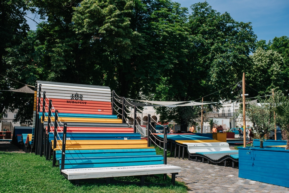 POP UP Park Hello Wood