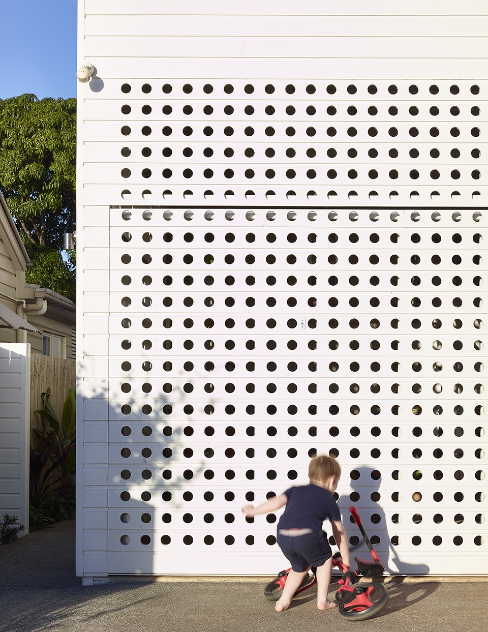 Two Pavilion House by Toussaint and Volz
