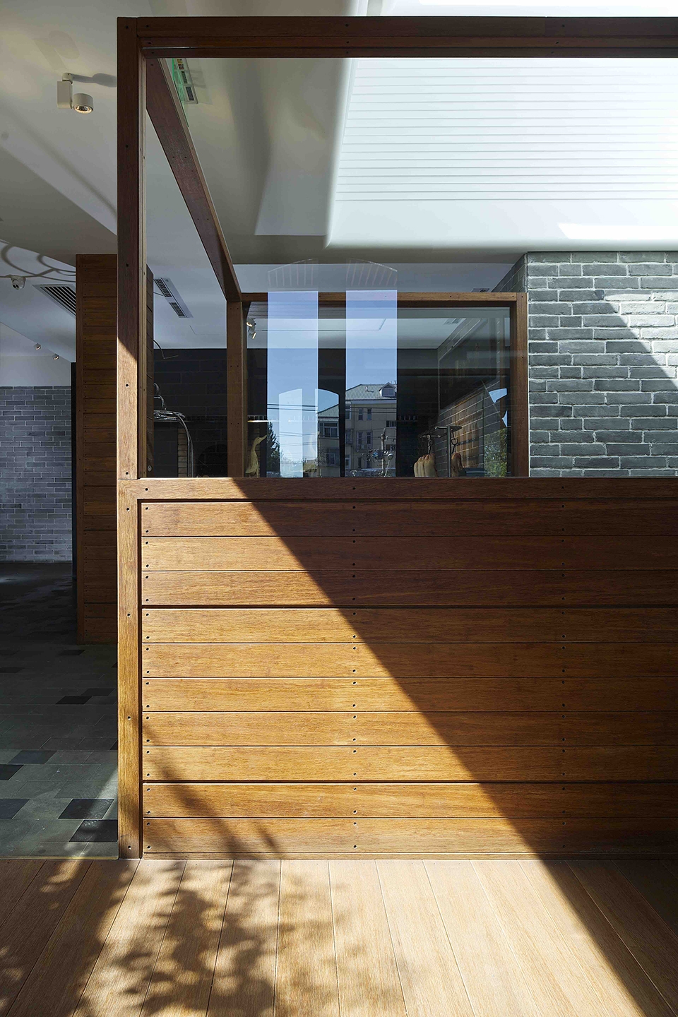 sheng yong xing roast duck restaurant in sanlitun china by tanzo space design