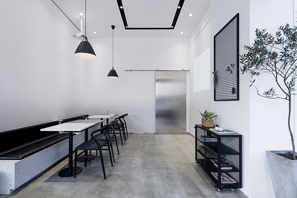 ITAFE Coffee Drinking Store China by Daylab Studio