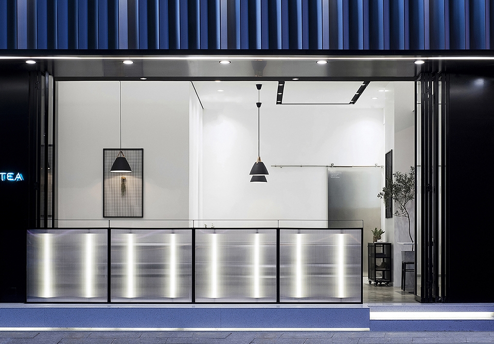 ITAFE Coffee Drinking Store China by Daylab Studio