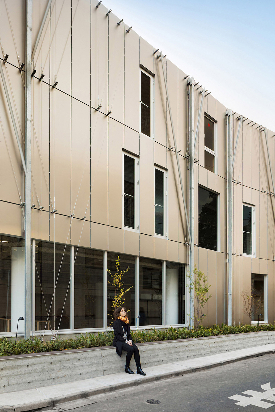 Kugayama South Gate Building by Sasaki Architecture 谷德设计网